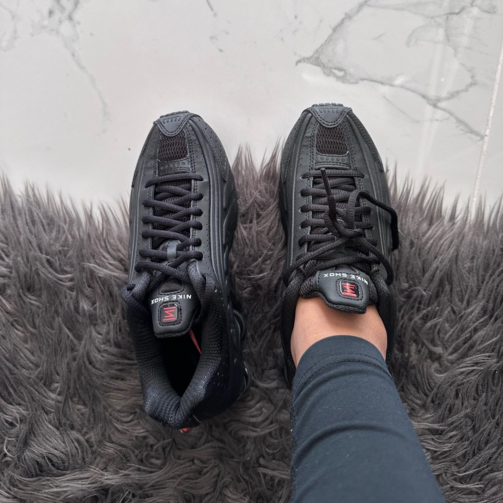 Nike Shox R4 - Picture 4 of 13